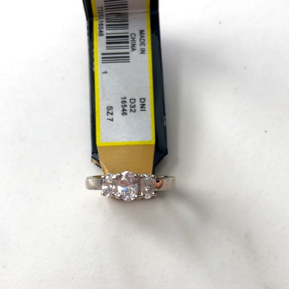 Silver ring size 7 - Picture 1 of 6